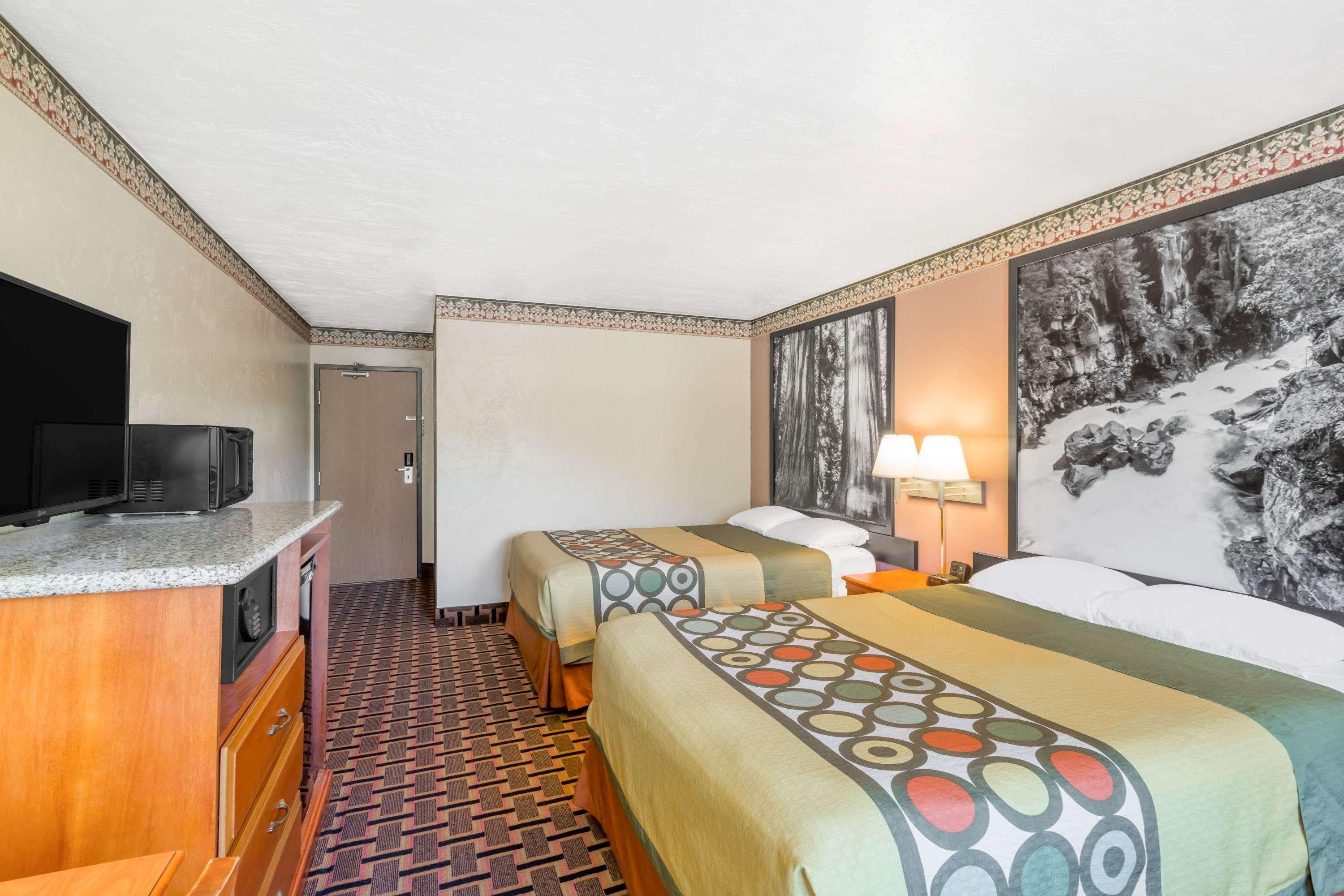 Super 8 By Wyndham Grants Pass Motel Eksteriør billede