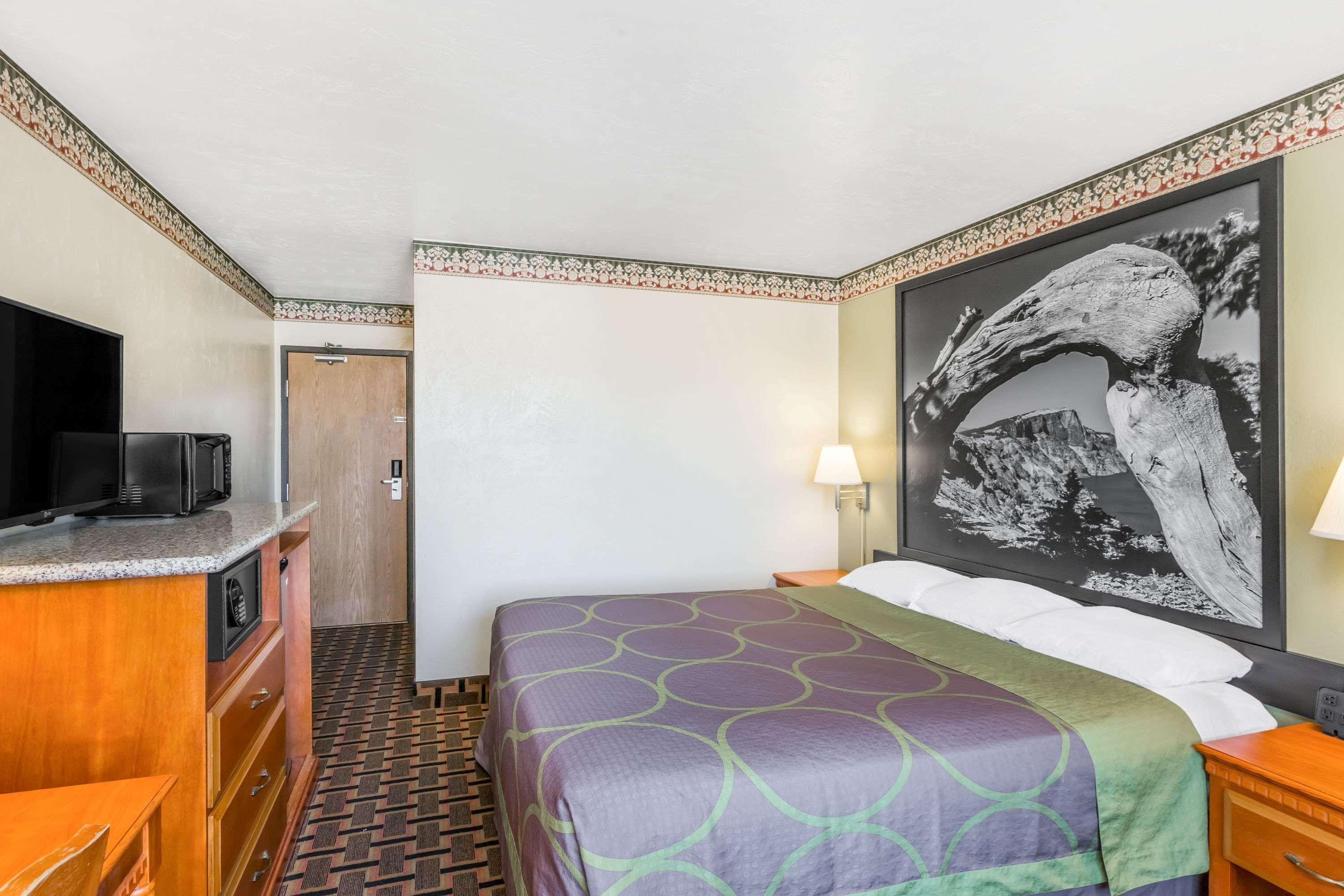 Super 8 By Wyndham Grants Pass Motel Eksteriør billede