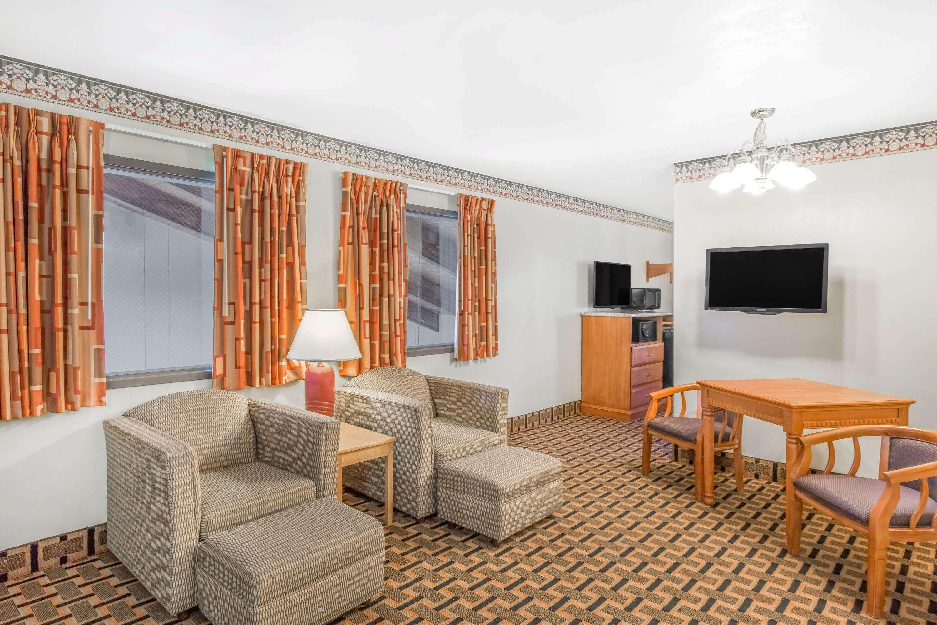 Super 8 By Wyndham Grants Pass Motel Eksteriør billede